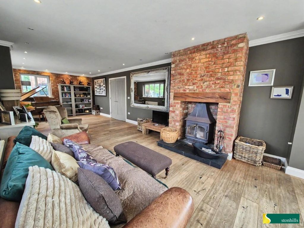 Property photo 3 of 22 Tithe Farm 2.Jpg