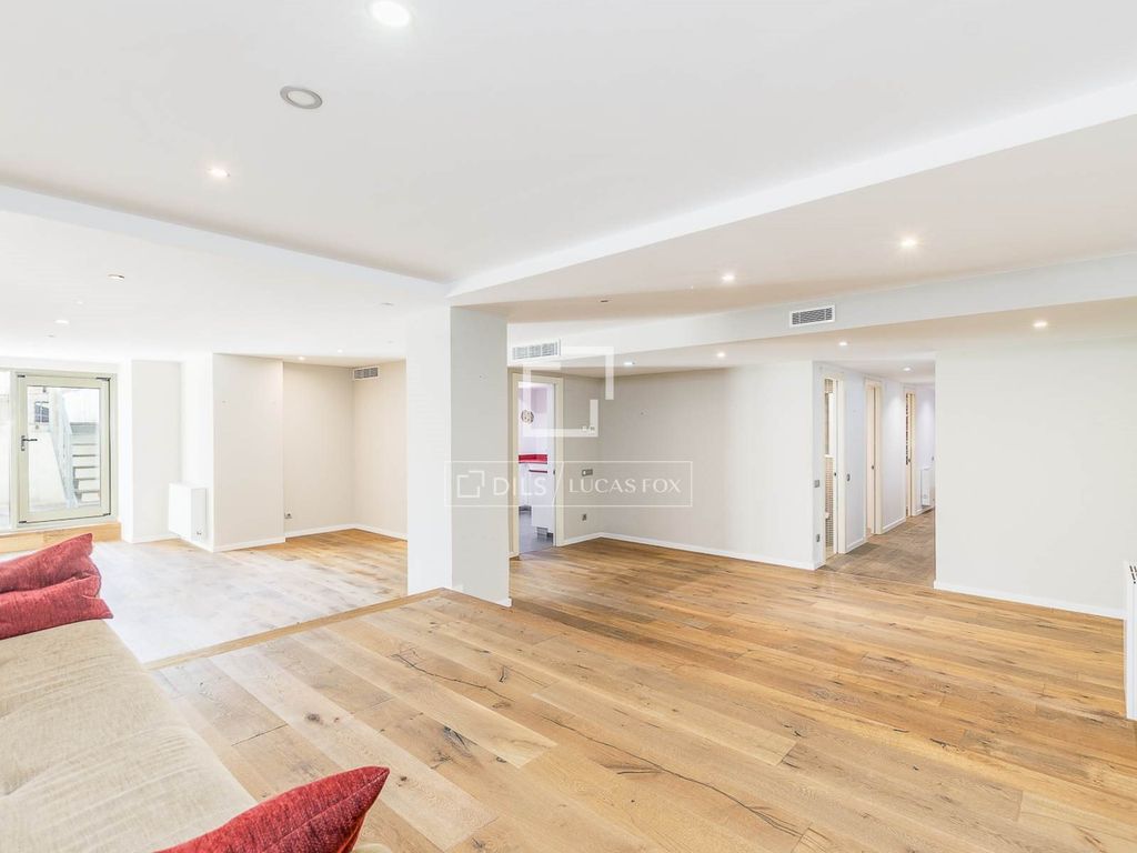 Property photo 1 of 42