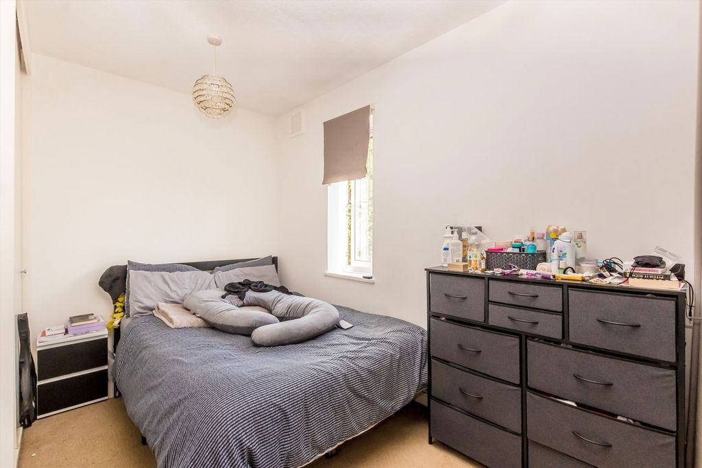 Property photo 3 of 4