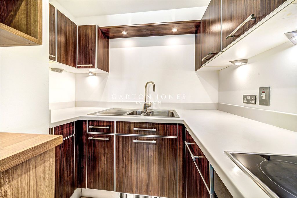 Property photo 3 of 13 Kitchen