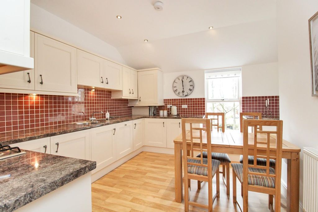 Property photo 2 of 13 Img_5855.Jpg