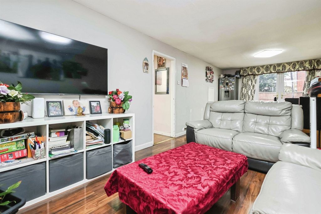 Property photo 2 of 17