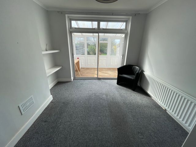 Additional image 5 of 3 bed semi-detached house to rentStockingstone Road, Luton LU2