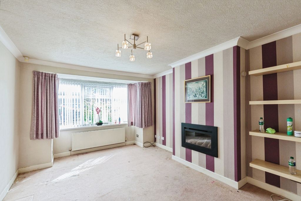 Property photo 3 of 17 Pbox-Img.Jpg