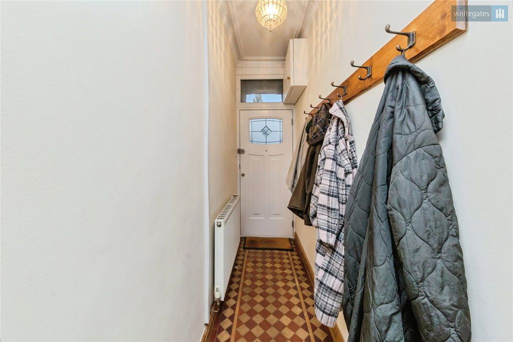 Property photo 3 of 22 Picture No. 21