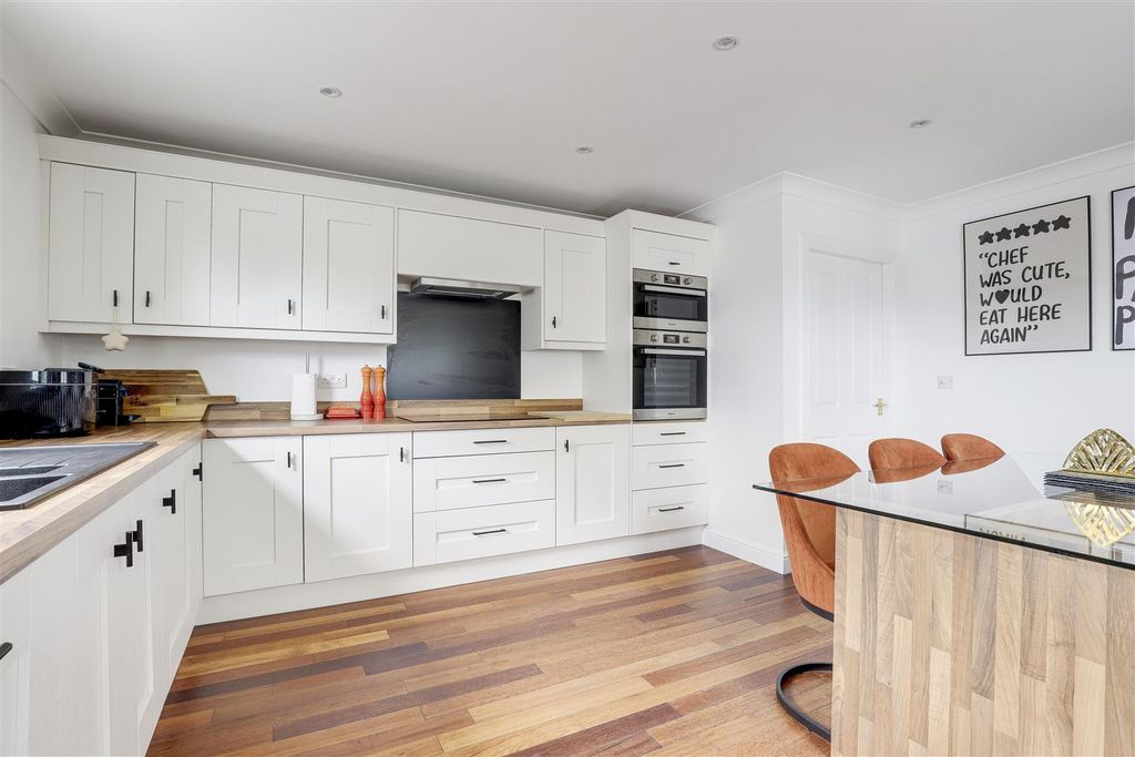 Property photo 3 of 21 1 (4).Jpg