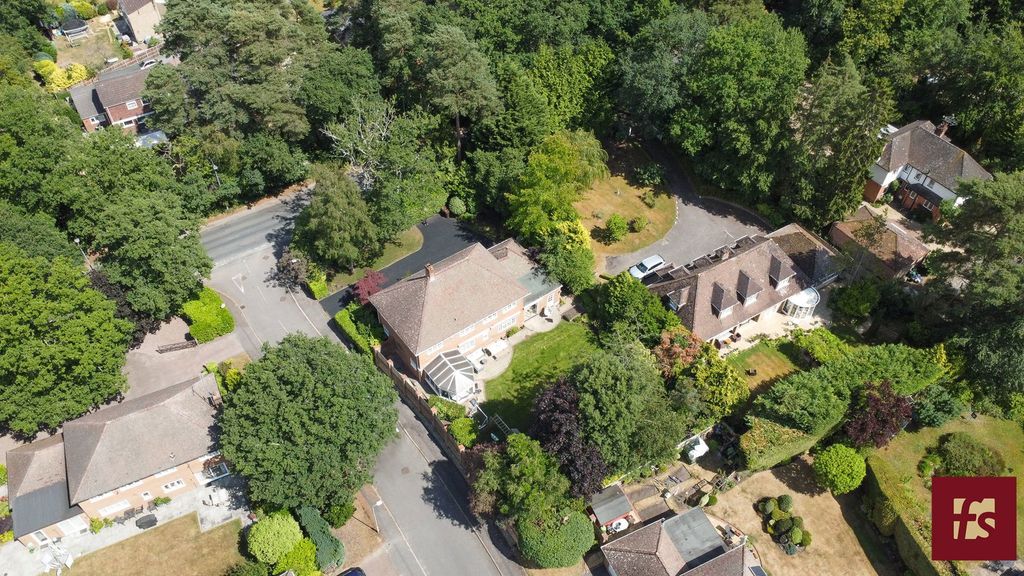 Additional image 42 of 5 bed detached house for saleTalisman Close, Crowthorne, Berkshire RG45