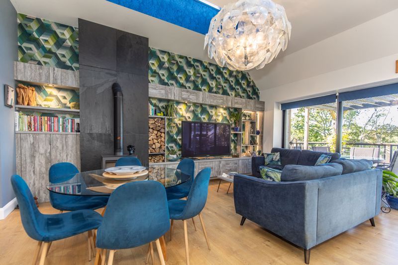 Property photo 3 of 50 Photo 21