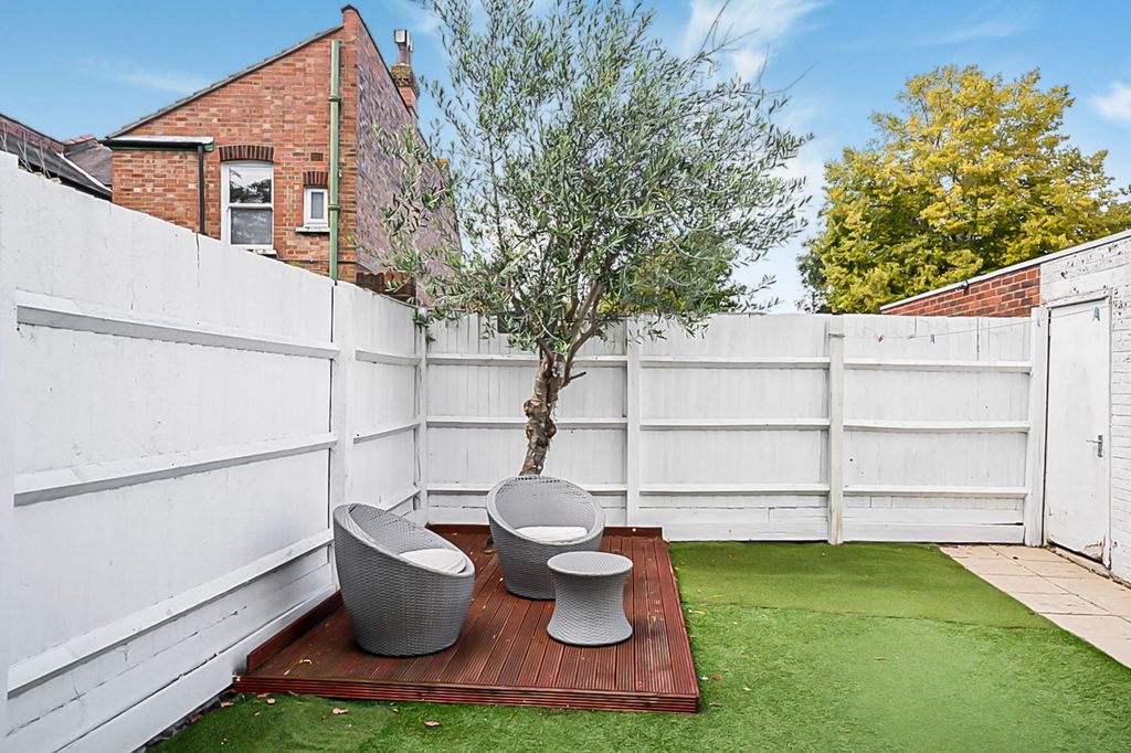 Property photo 2 of 19