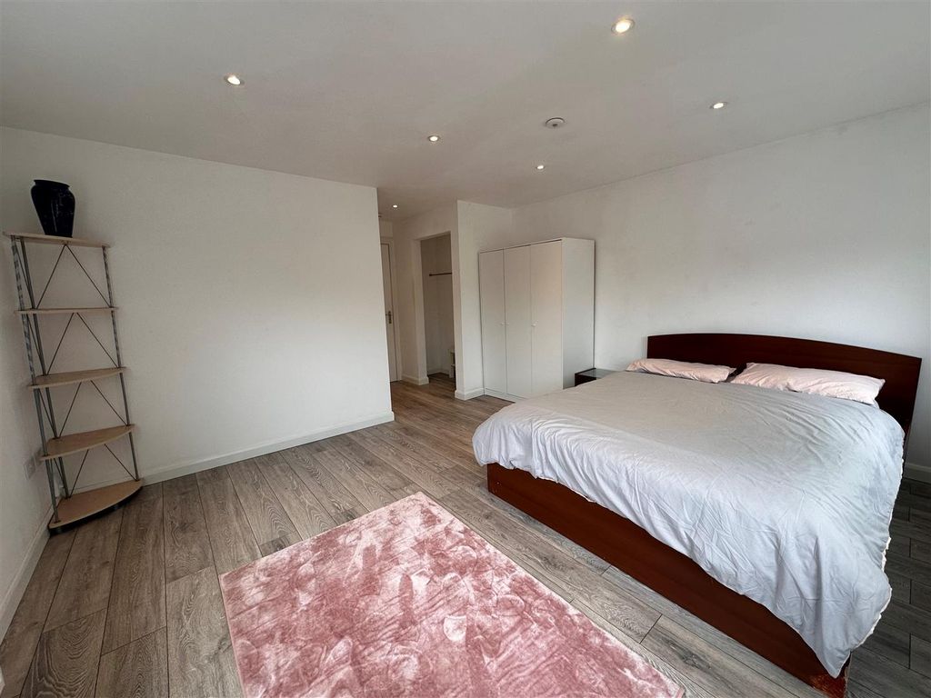 Property photo 3 of 10 2.Jpg