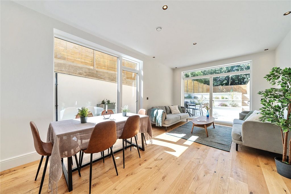 Property photo 2 of 14 Picture No. 07