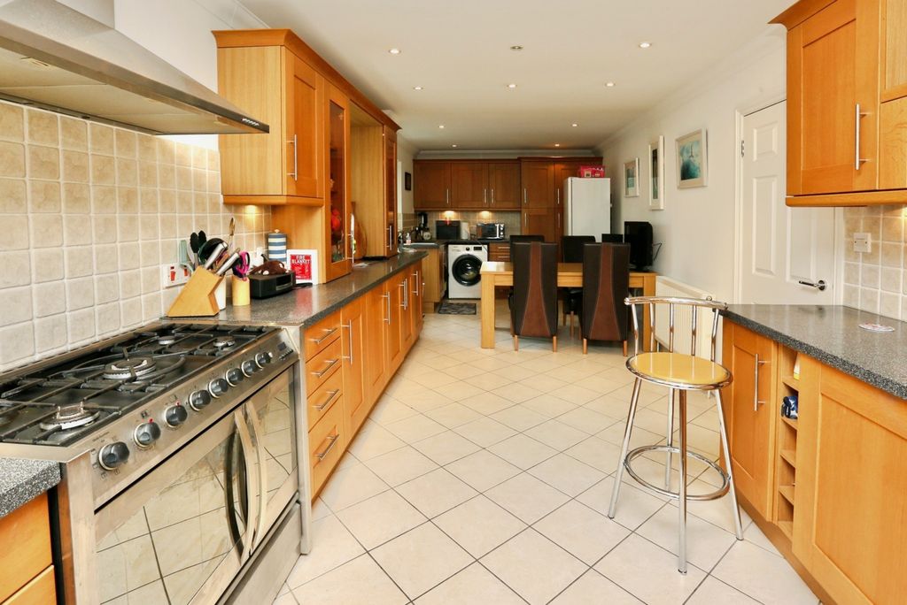 Property photo 3 of 17 Photo