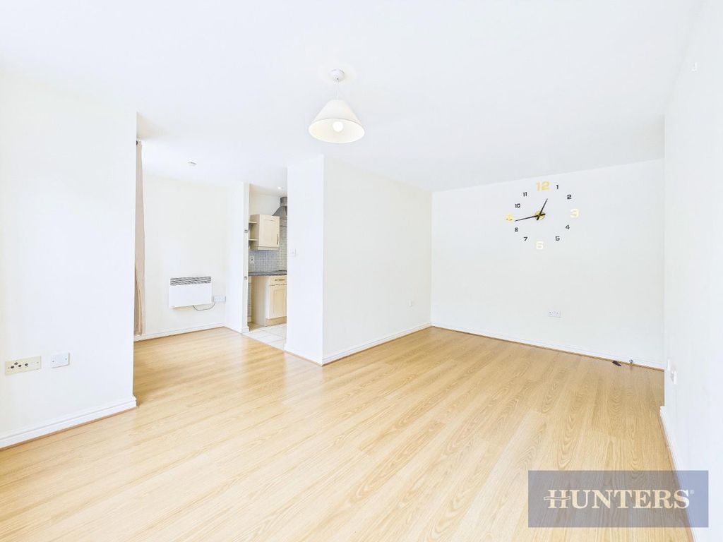 Property photo 3 of 14 Cam05316G0-Pr0036-Still004.Jpg
