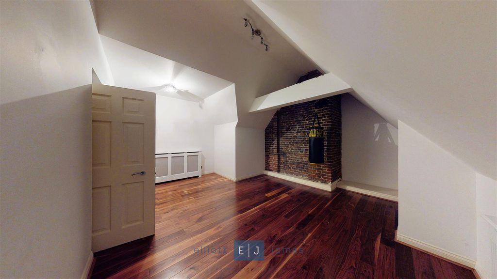 Additional image 11 of 4 bed flat to rentHill Hall, Theydon Mount, Epping CM16