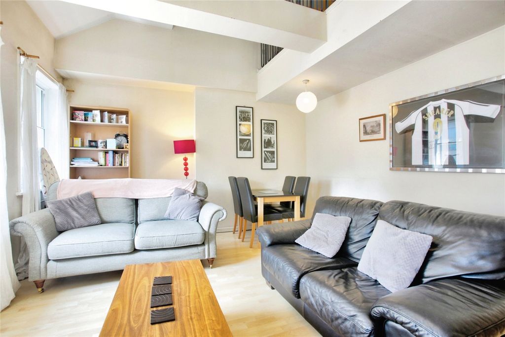 Property photo 2 of 17 Picture No. 06