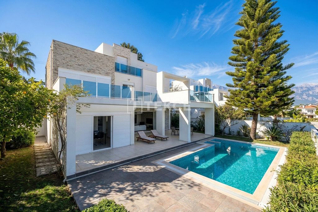 Property photo 2 of 36