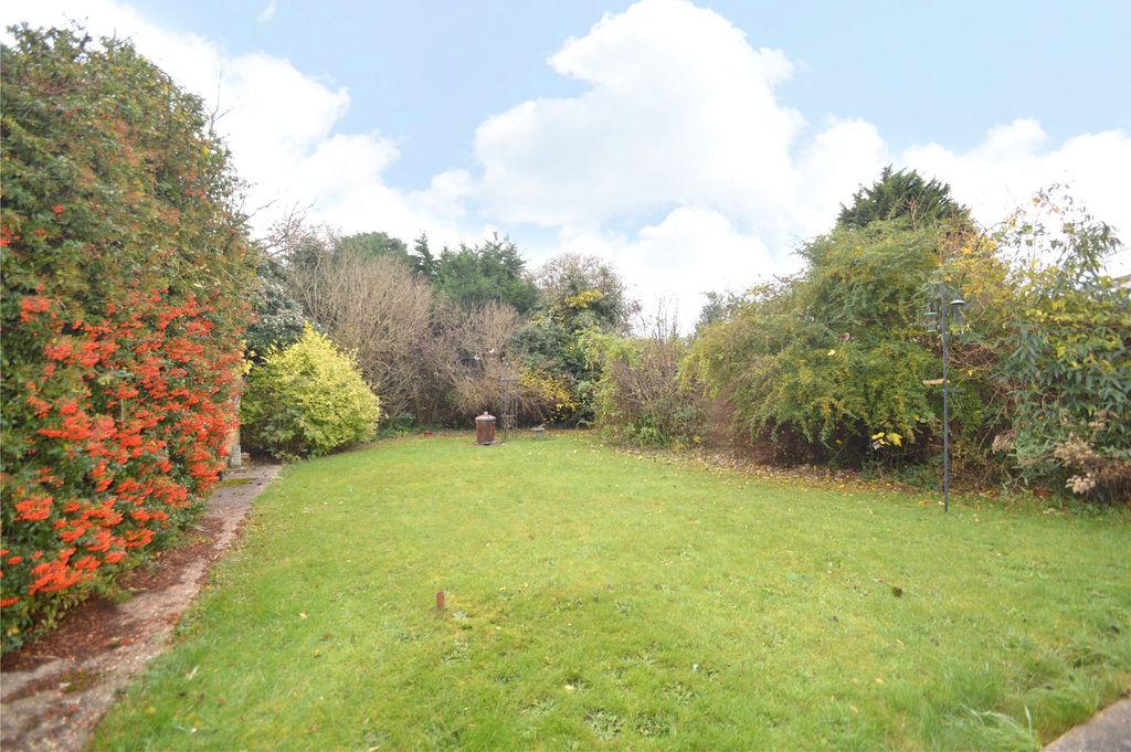 Property photo 2 of 9 Picture No. 44