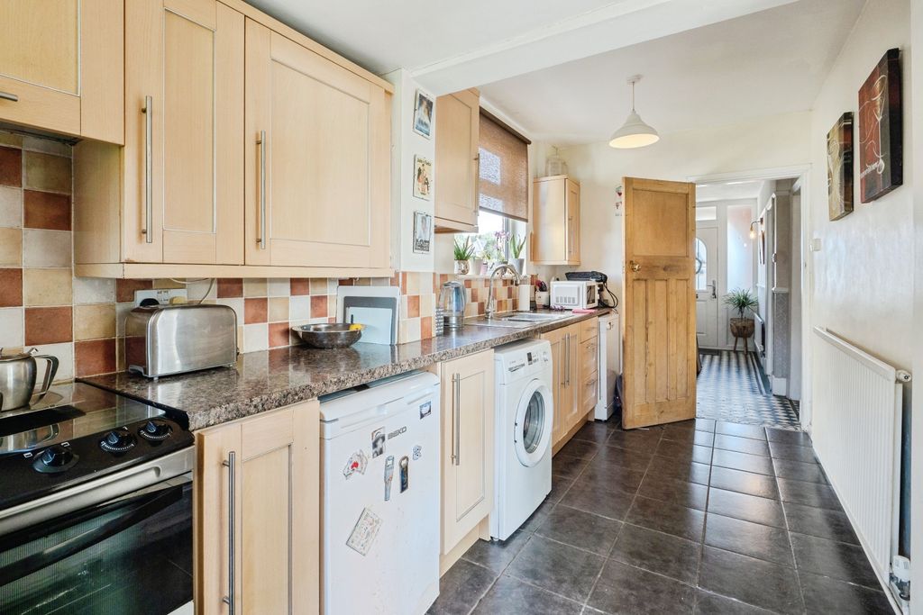 Property photo 2 of 20 Em120222