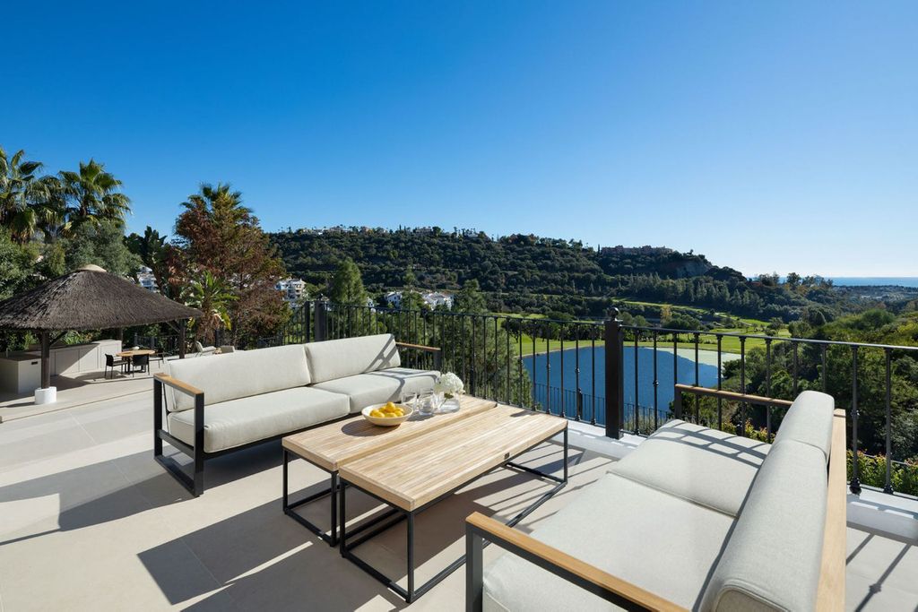 Property photo 2 of 50