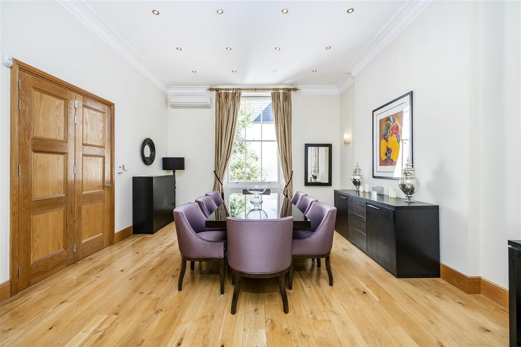 Property photo 3 of 14 Dining Room