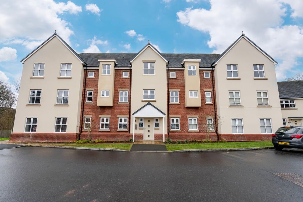 Property photo 1 of 21