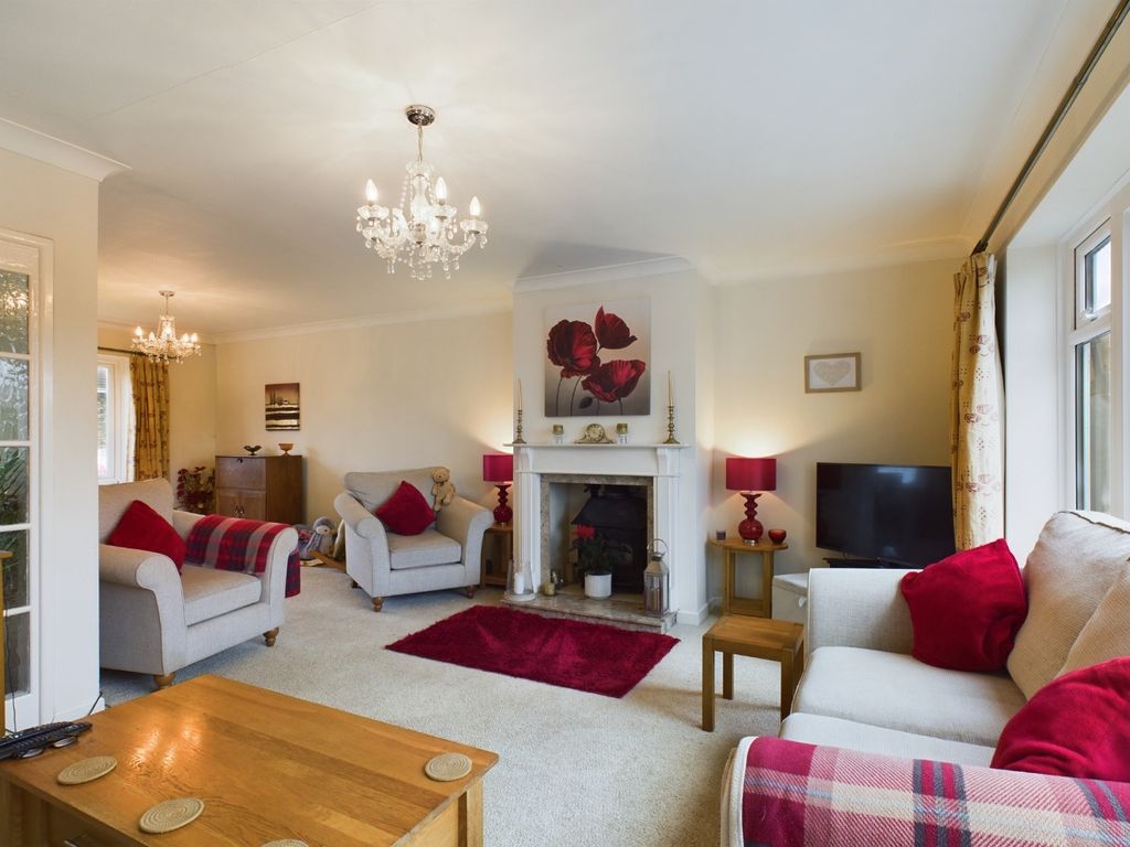 Property photo 3 of 19 33337010