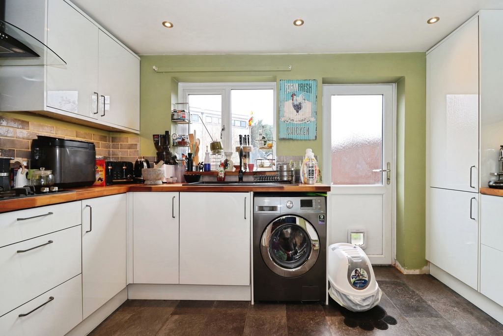 Property photo 3 of 18 Pbox-Img.Jpg