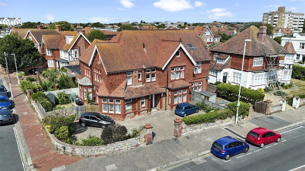 Property photo 1 of 18 2,1 Heene Road-011.Jpg