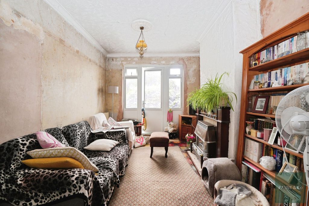 Property photo 2 of 14
