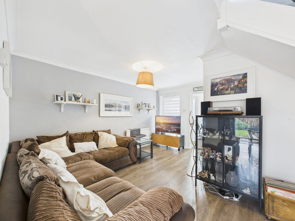 Property photo 2 of 14 Cam02536G0-Pr0046-Still002