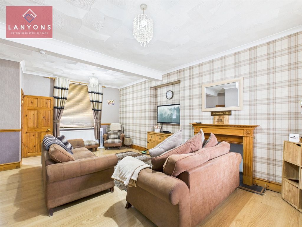 Property photo 3 of 12 Picture No. 11