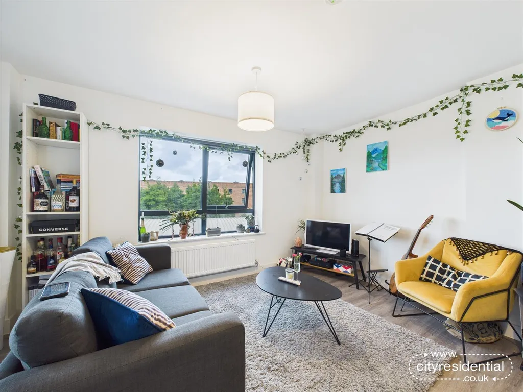 Apartment in Liverpool, Waterfront, Vauxhall - View 3