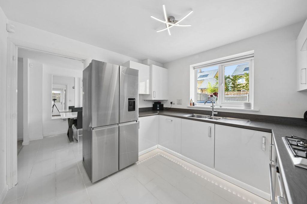 Property photo 2 of 15 Kitchen