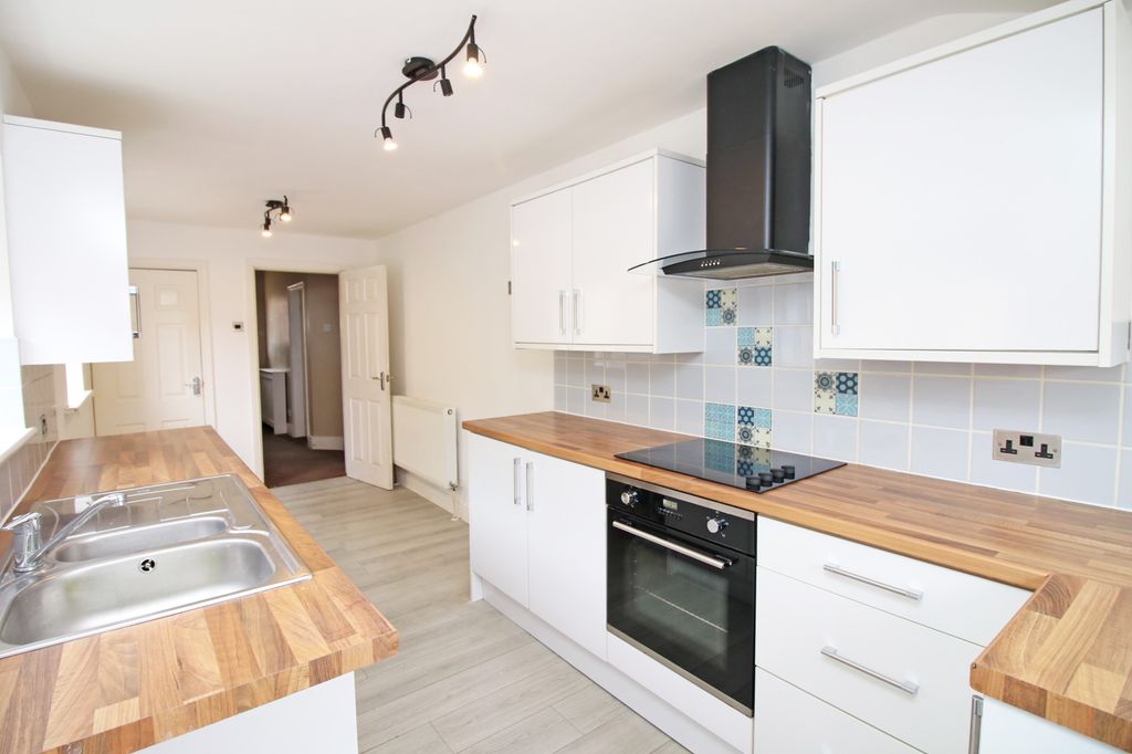 Property photo 2 of 17