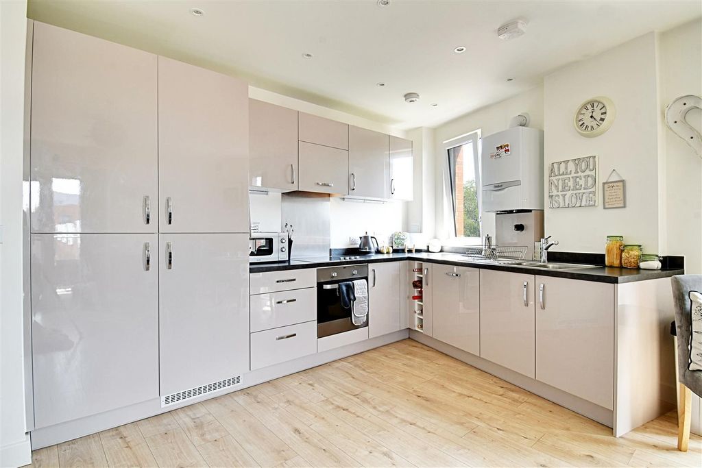 Property photo 3 of 22 Kitchen.Jpg