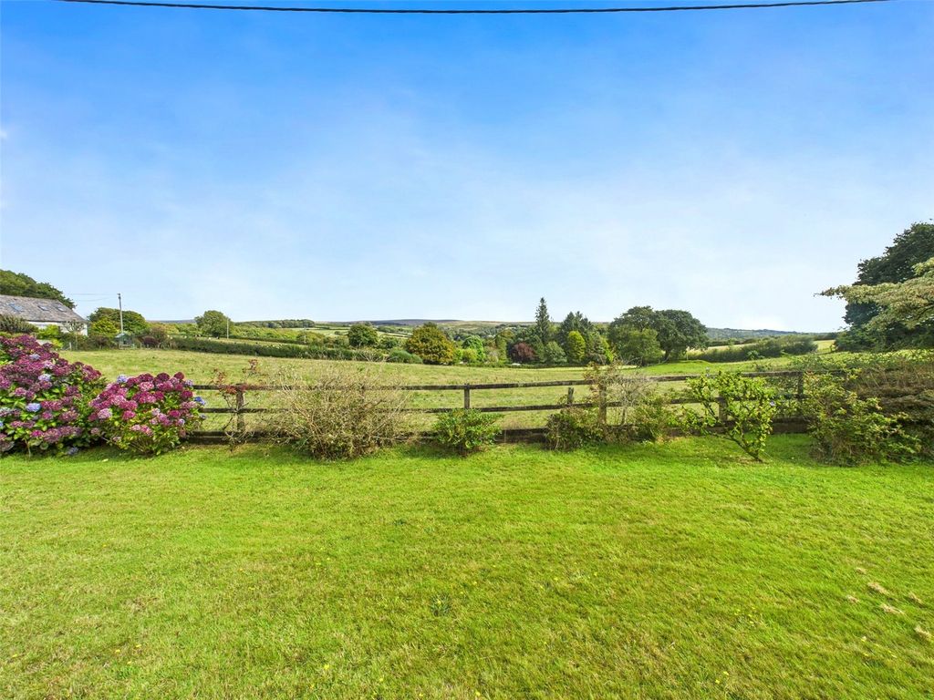 Property photo 2 of 28 Picture No. 20