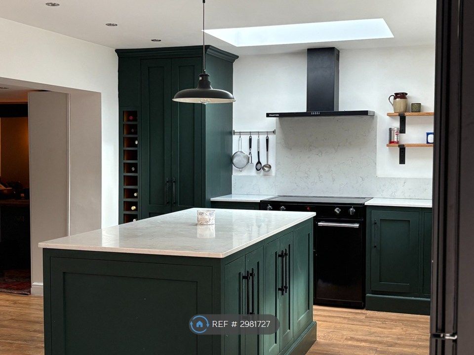Property photo 1 of 18 Kitchen