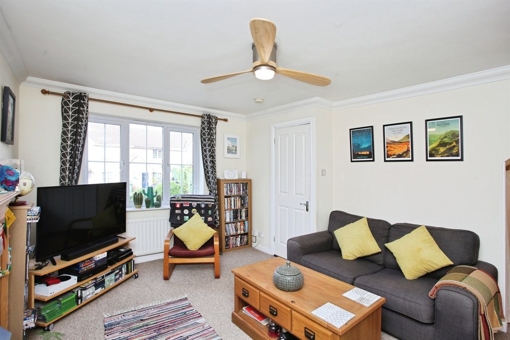 Property photo 2 of 21