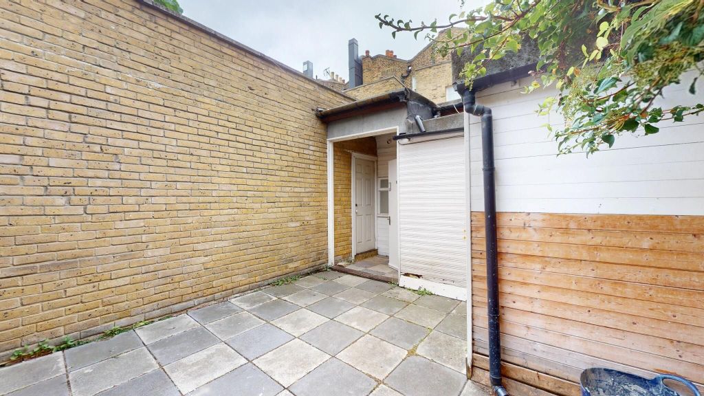 Property photo 1 of 2