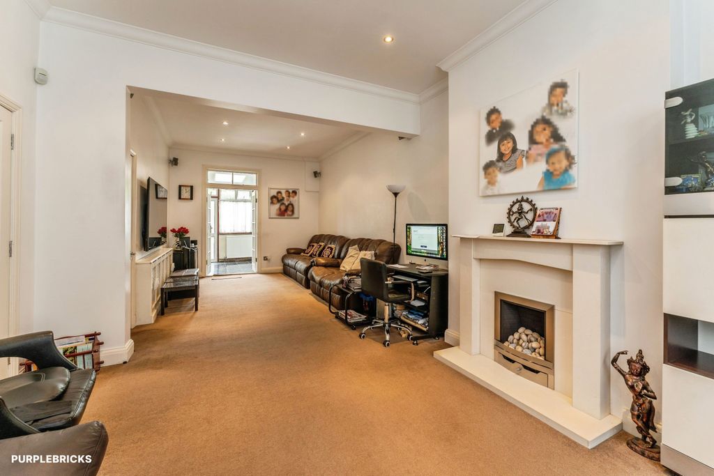 Property photo 3 of 21 Reception Room