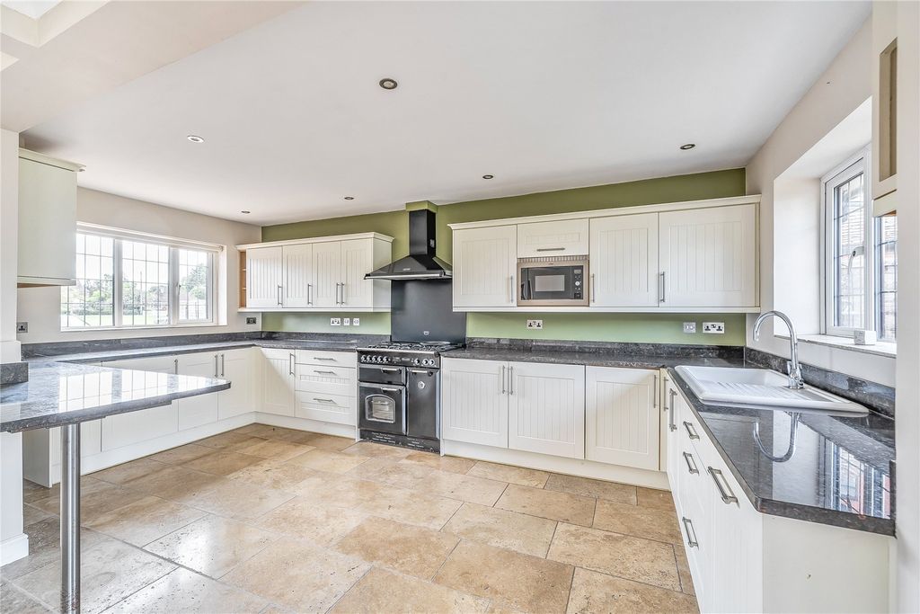 Property photo 2 of 23 Picture No. 24