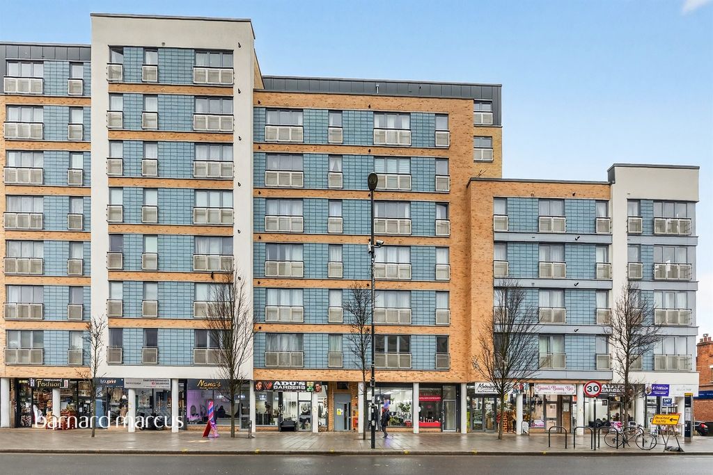 Property photo 2 of 20