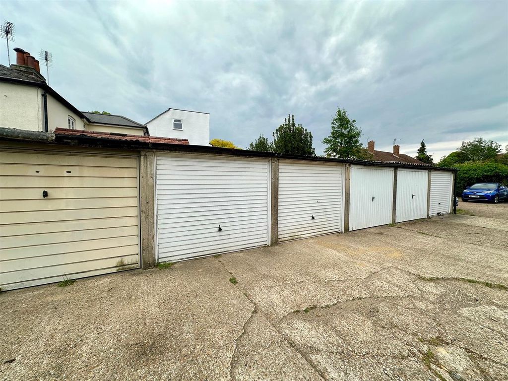 Property photo 3 of 5 Garage 4.Jpg