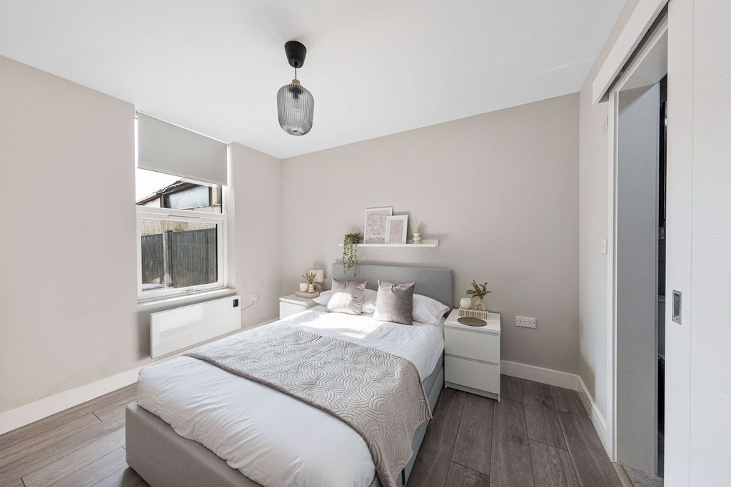 Property photo 1 of 3