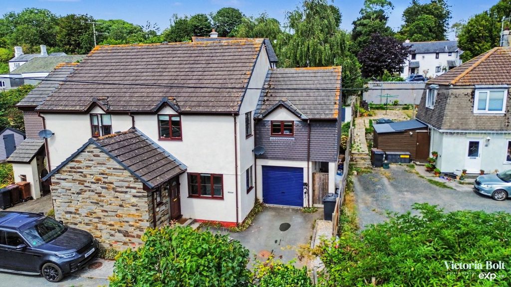 Property photo 2 of 18