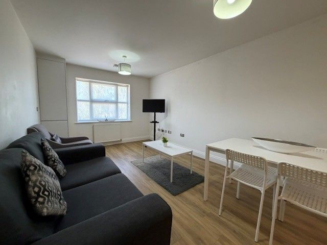 Property photo 2 of 8