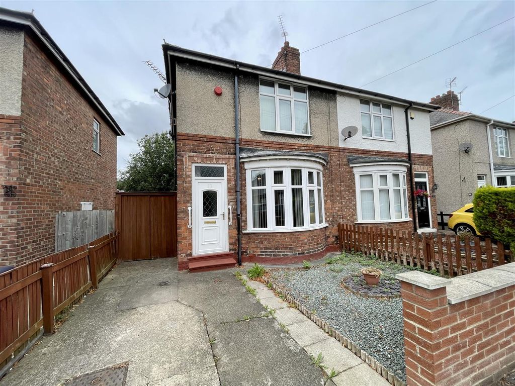 Property photo 1 of 10 Externally