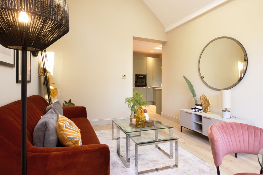 Property photo 3 of 21 Gallery