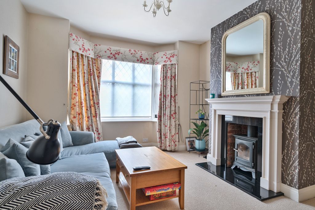 Property photo 3 of 13