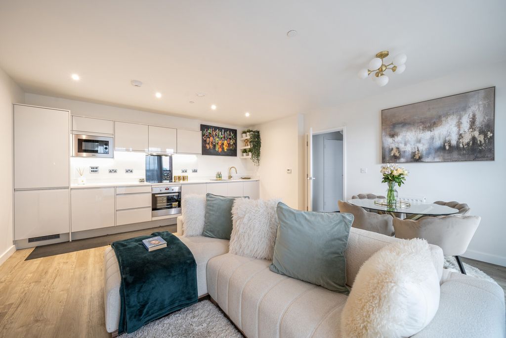 Property photo 1 of 15 1418947-10-69A1E3...